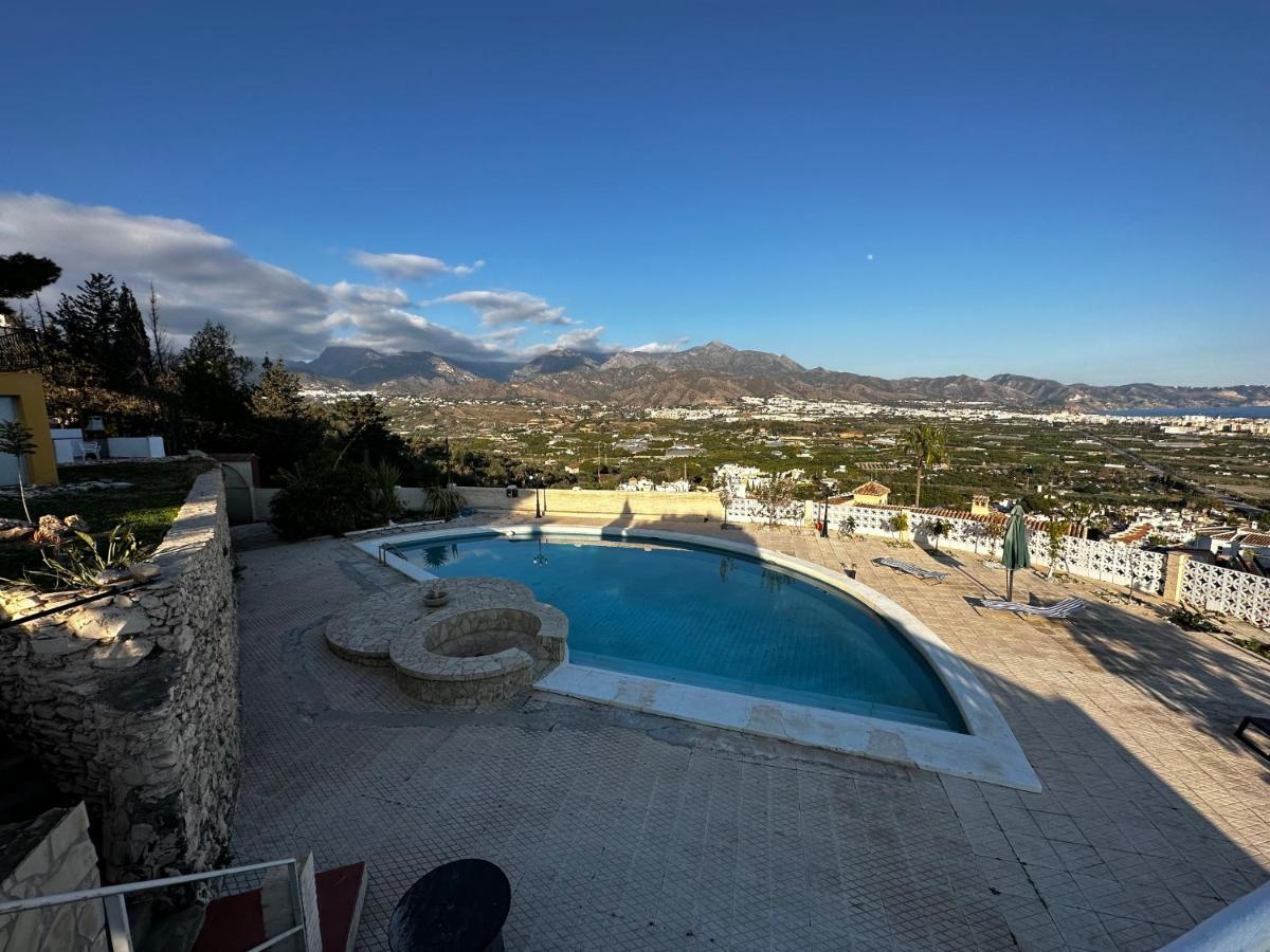Villa Carmen Nerja Bagian luar foto
